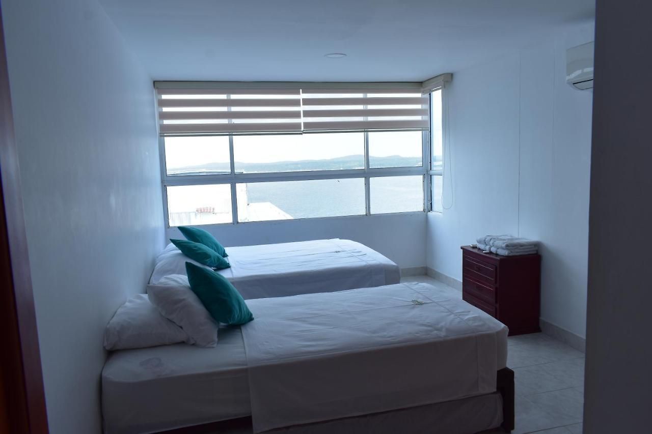 Apartamento En Edificio El Conquistador Sector El Laguito - By Corfeinco *