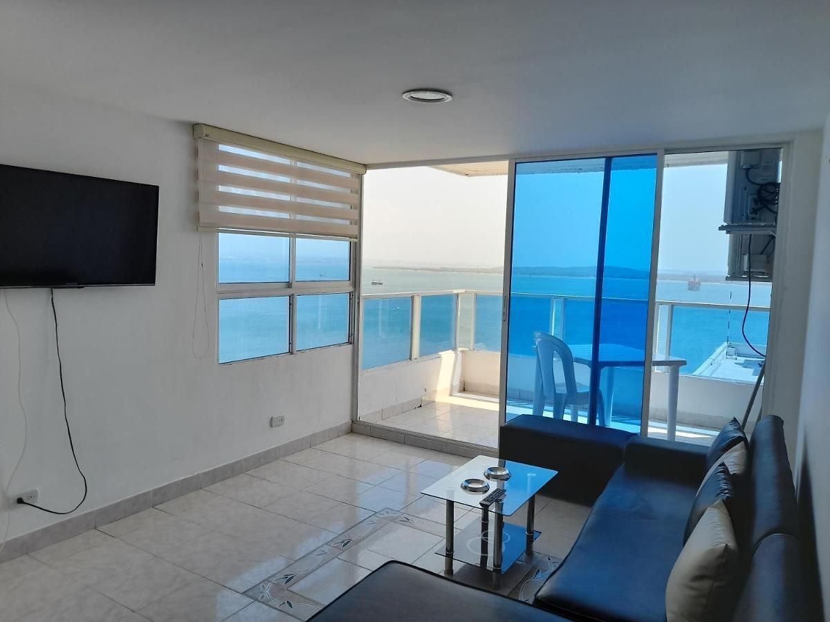 Apartamento En Edificio El Conquistador Sector El Laguito - By Corfeinco *