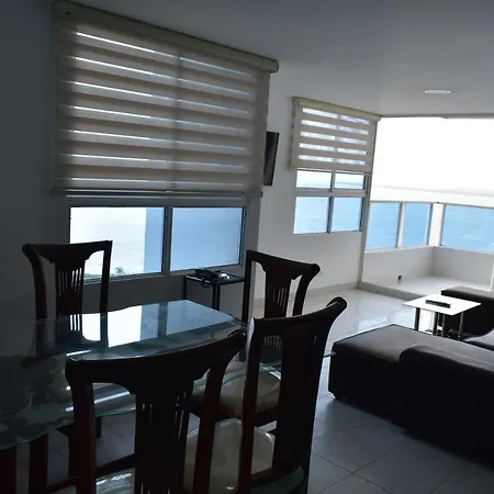 En Edificio El Conquistador Sector El Laguito - By Corfeinco Apartamento *